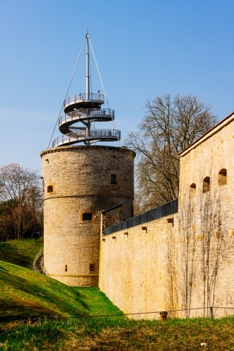 Der im 16. Jahrhundert als Geschützturm der Cyriaksburg errichtete Turm dient heute als Aussichtsturm.