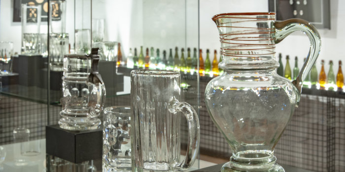 Foto: Blick in die Ausstellung "Erfurt und das Bier" © Stadtverwaltung Erfurt/Dirk Urban Ausgestellte Bierkrüge