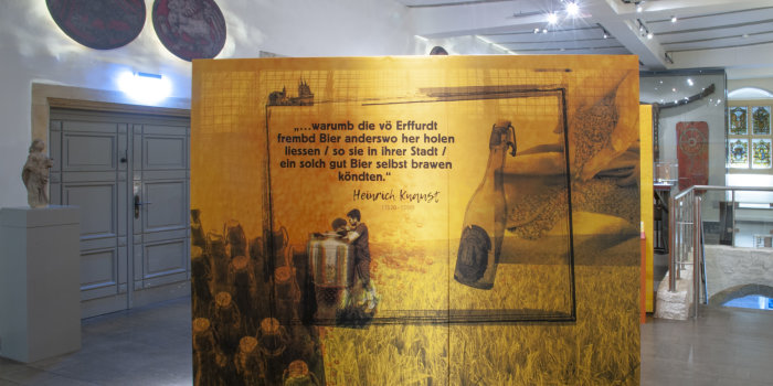 Foto: Blick in die Ausstellung „Erfurt und das Bier“ © Stadtverwaltung Erfurt / Dirk Urban Blick auf eine große Ausstellungstafel