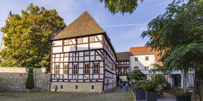 Foto: Eröffnung Krönbacken © Stadtverwaltung Erfurt ein Fachwerkgebäude