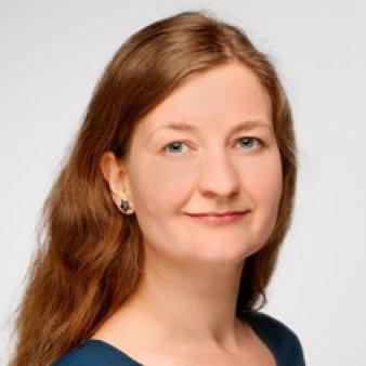 Foto: Portrait Linda Wiesner © Linda Wiesner Portraitfoto einer Frau