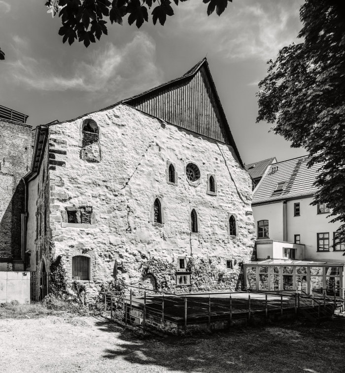 schwarz-weiß Fotografie Außenansicht Alte Synagoge