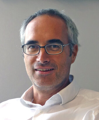 Foto: Alexander Wiesneth © Alexander Wiesneth Porträt eines Mannes mit Brille