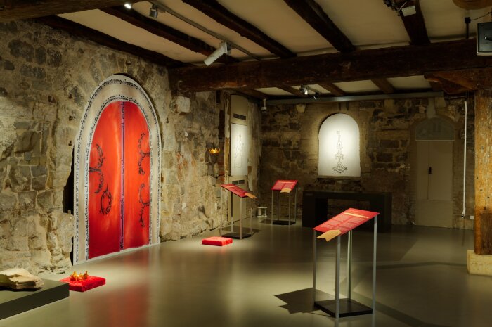 Blick in die Sonderausstellung in der Alten Synagoge Blick in die Ausstellung