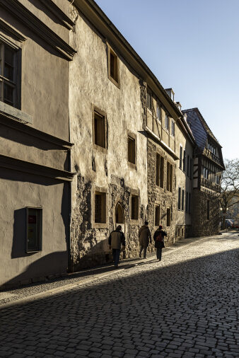 Fassade eines historischen Steingebäudes