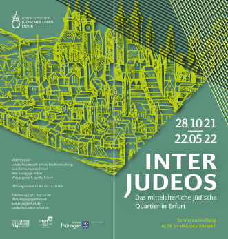 Flyer Sonderausstellung Alte Synagoge Erfurt Inter Judeos 2021 Grafische Darstellung alter Häuser im Mittelalter in Gelb auf petrolfarbenem Grund mit Text zur Sonderausstellung