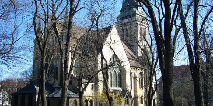 Foto: Thomaskirche © Stadtverwaltung Erfurt Thomaskirche im Park