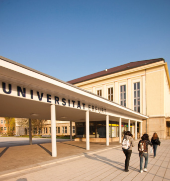 Eingangsbereich der Universität Erfurt