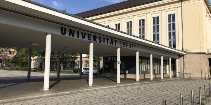 Foto: Universität Erfurt, Haupteingang © Stadtverwaltung Erfurt Universität Erfurt, Haupteingang