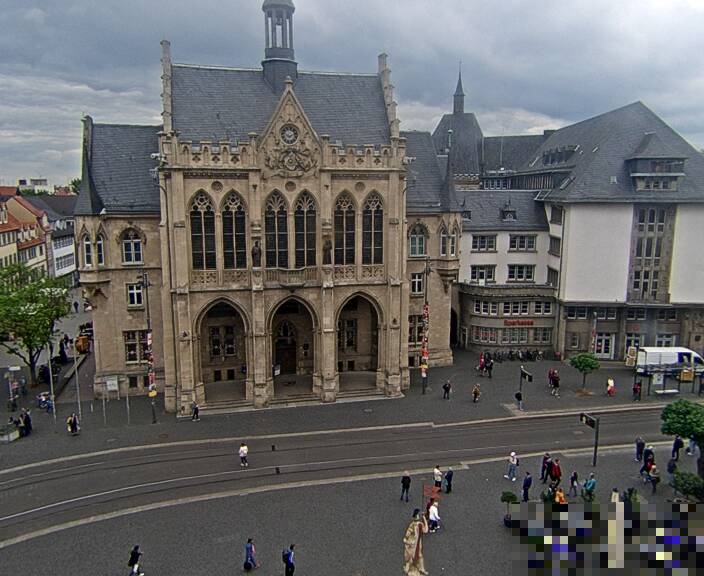 Webcam Erfurt: Die Webcam mit dem Blick auf den Fischmarkt im Stadtzentrum (mit Blick auf´s Rathaus)